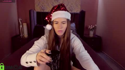 Mia online show from 12/25/24, 05:37