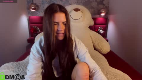 Mia online show from 01/12/25, 08:36