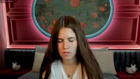 Mia online show from 09/14/25, 06:34
