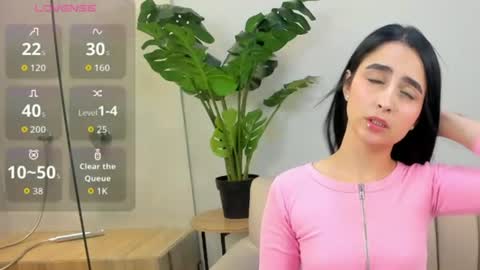 mialiore_ online show from 07/01/26, 12:29