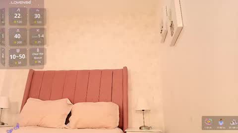 Snapshot of mialopez__ chatting on 11/15/25, 08:05 Mia Lopez online show from 11/15/25, 08:05