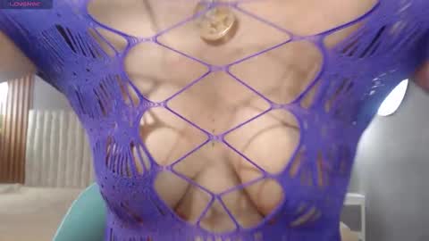 mialux5 online show from 10/21/25, 01:23