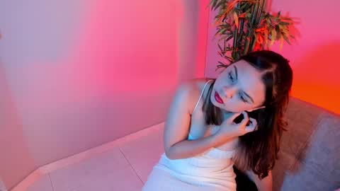 Snapshot of mialuxx chatting on 03/03/25, 07:06 Mia online show from 03/03/25, 07:06