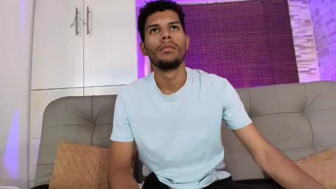 Snapshot of mialuxx chatting on 10/05/25, 07:01 Mia online show from 10/05/25, 07:01