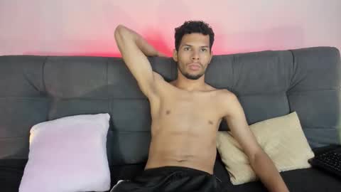 Snapshot of mialuxx chatting on 10/11/25, 07:23 Mia online show from 10/11/25, 07:23