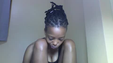 Snapshot of miami_muffin chatting on 11/23/25, 01:38 Muffin online show from 11/23/25, 01:38