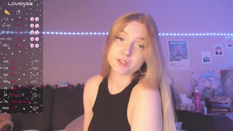 Snapshot of miamiameow chatting on 02/17/25, 07:21 Mia online show from 02/17/25, 07:21