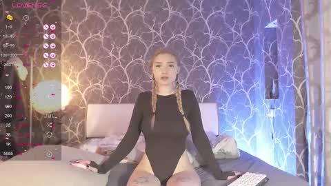 Mia online show from 11/14/25, 09:19