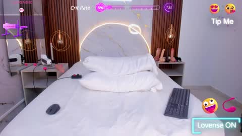 Mia  online show from 12/05/24, 06:54