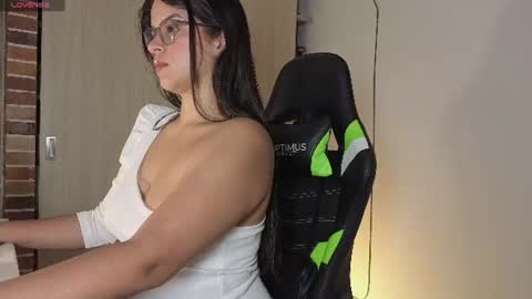 Mia online show from 07/15/26, 07:57