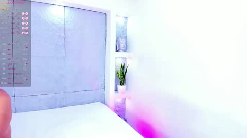 Snapshot of miamistrex chatting on 09/28/25, 04:51 Mia Mistrex online show from 09/28/25, 04:51