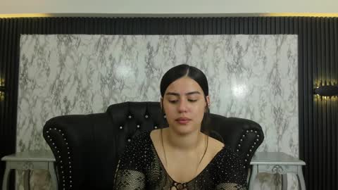 Mia   -5 7001400 Follow  online show from 01/08/25, 12:05