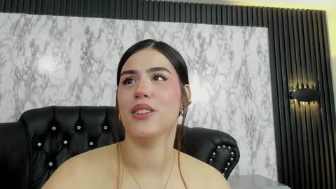 Mia   -5 7001400 Follow  online show from 01/08/25, 03:07