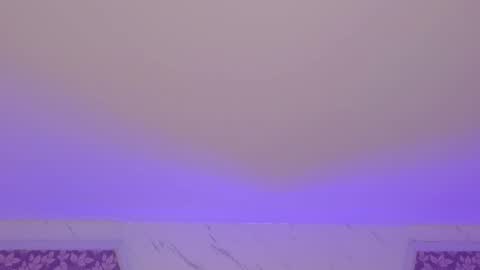 Snapshot of miamontoya chatting on 10/04/25, 01:09 Mia   -5 7001400 Follow  online show from 10/04/25, 01:09