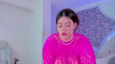 Mia   -5 7001400 Follow  online show from 03/04/26, 12:55