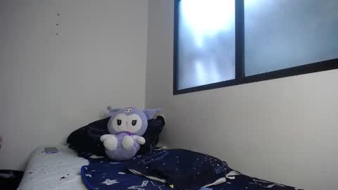 Snapshot of miamoon_ chatting on 02/23/25, 10:09 Mia online show from 02/23/25, 10:09
