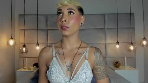 Mia Morgann online show from 01/25/25, 10:39