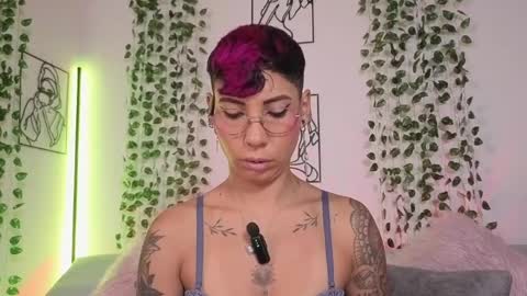 Mia Morgann online show from 05/06/26, 01:16