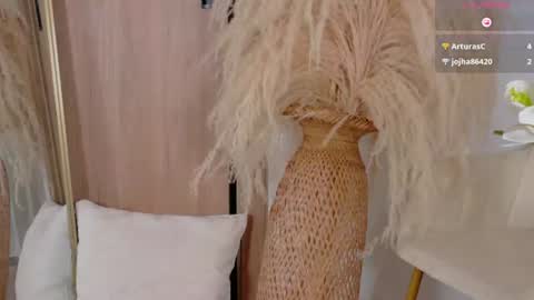 Snapshot of mianova_ chatting on 07/17/26, 08:46 Mia Nova online show from 07/17/26, 08:46