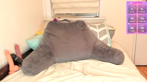 Snapshot of miaparker2_0 chatting on 03/04/25, 01:45 Mia online show from 03/04/25, 01:45