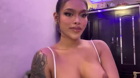 Mia online show from 02/19/25, 06:00