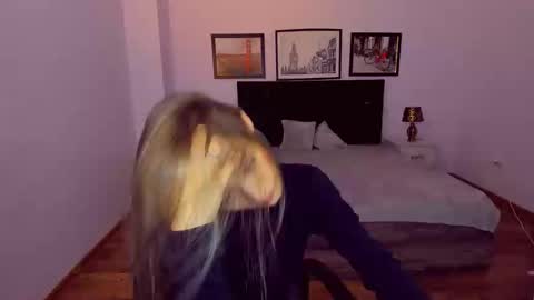 Mia online show from 12/29/24, 10:25