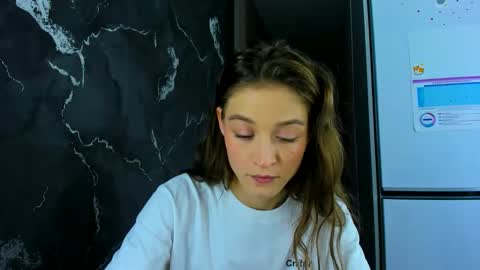 Mia online show from 10/21/25, 08:20