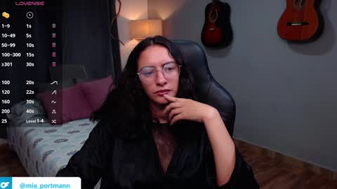 Snapshot of miaportman chatting on 12/05/24, 03:17 MIAPORTMANN online show from 12/05/24, 03:17