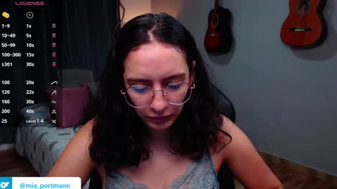 Snapshot of miaportman chatting on 01/08/25, 11:54 MIAPORTMANN online show from 01/08/25, 11:54