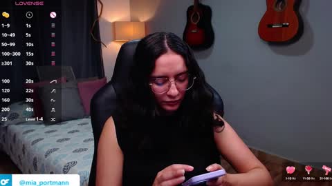 Snapshot of miaportman chatting on 01/11/25, 03:42 MIAPORTMANN online show from 01/11/25, 03:42