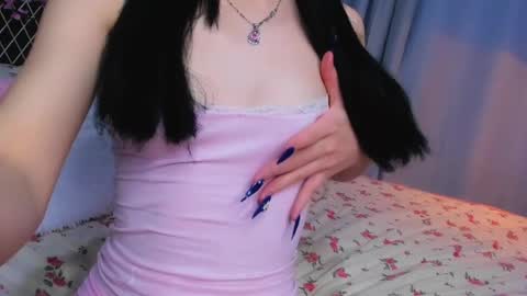 Snapshot of miarielle chatting on 05/25/26, 04:24 Liz online show from 05/25/26, 04:24