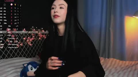 Snapshot of miarielle chatting on 06/04/26, 04:57 Liz online show from 06/04/26, 04:57