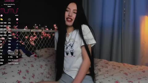 Snapshot of miarielle chatting on 06/06/26, 04:44 Liz online show from 06/06/26, 04:44