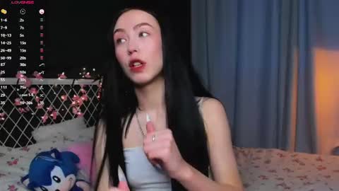 Snapshot of miarielle chatting on 06/12/26, 05:01 Liz online show from 06/12/26, 05:01