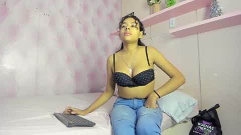 Snapshot of miarivers_ chatting on 11/28/25, 11:46 MIA online show from 11/28/25, 11:46