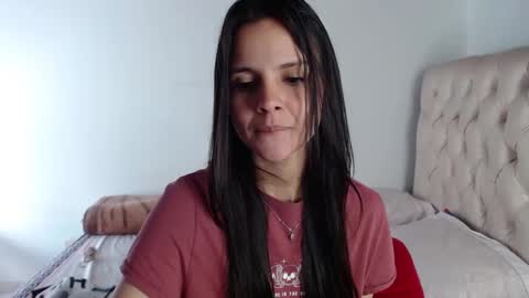 miarobinn_ online show from 12/03/24, 02:27