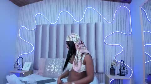 Alejandra  online show from 10/30/25, 04:14