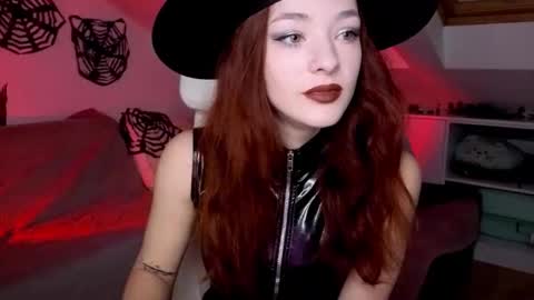 Mia online show from 10/27/25, 03:32