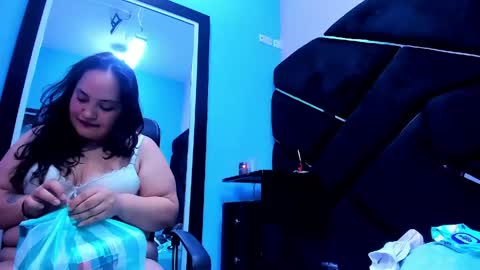 Snapshot of miarous69 chatting on 05/05/26, 02:52 MiaRouse online show from 05/05/26, 02:52