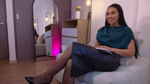 Snapshot of miarouss3 chatting on 06/05/26, 01:28 My name is Mia Please say hello I like to chat with you. If you have requests or dirty talk please use tip online show from 06/05/26, 01:28