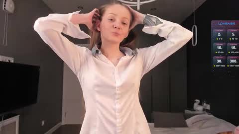 Snapshot of miasana chatting on 10/15/25, 02:50 Mia online show from 10/15/25, 02:50