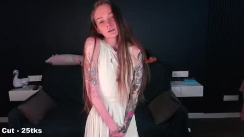 Mia online show from 05/16/26, 02:38