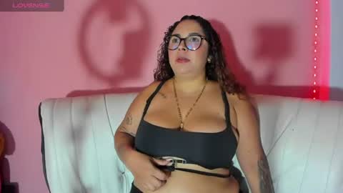 Snapshot of miasexxxydoll chatting on 06/12/26, 03:33 miasexxxydoll online show from 06/12/26, 03:33