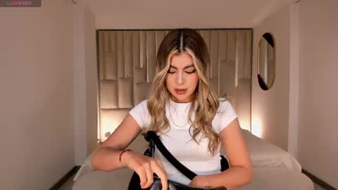 Mia Silva online show from 07/01/26, 11:01