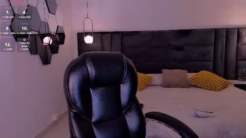 Mia Silva online show from 07/15/26, 11:15