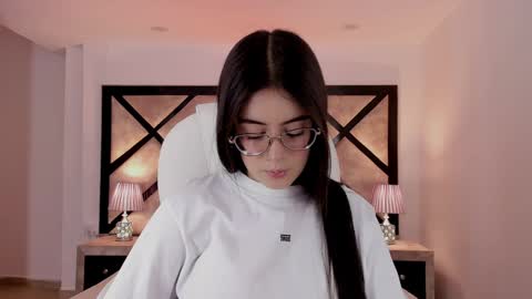 Mia online show from 01/28/25, 09:19