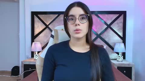 Mia online show from 10/06/25, 07:11