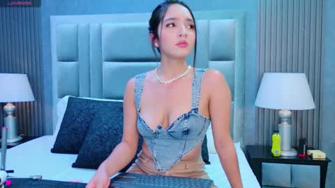 Mia Sweetth online show from 11/27/25, 03:19