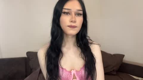 Mia online show from 06/22/26, 08:11