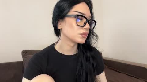 Mia online show from 06/24/26, 10:03